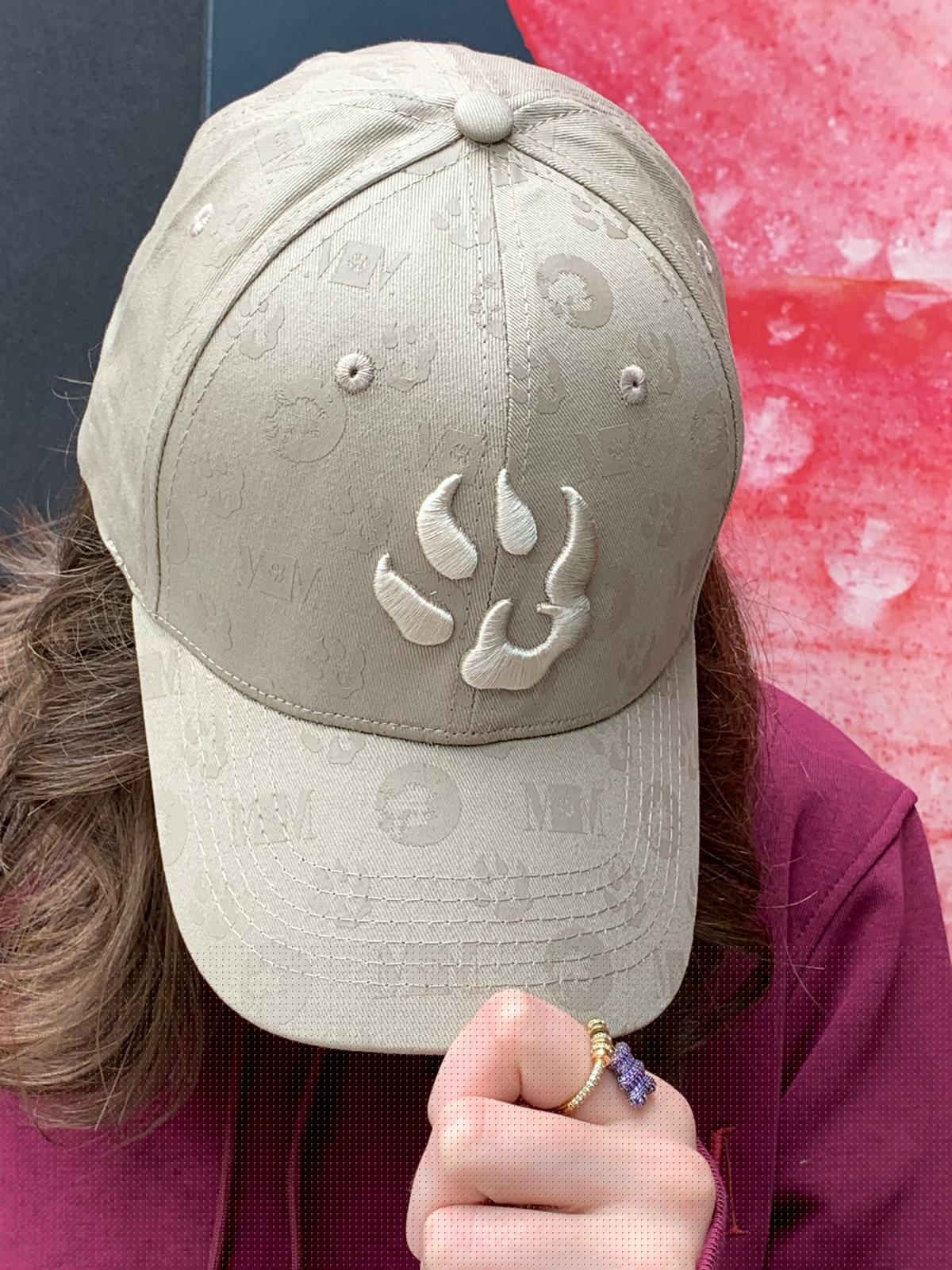 Vue de face casquette beige Logo "Patte de chien" Malabar Manufacture New Collection 2024