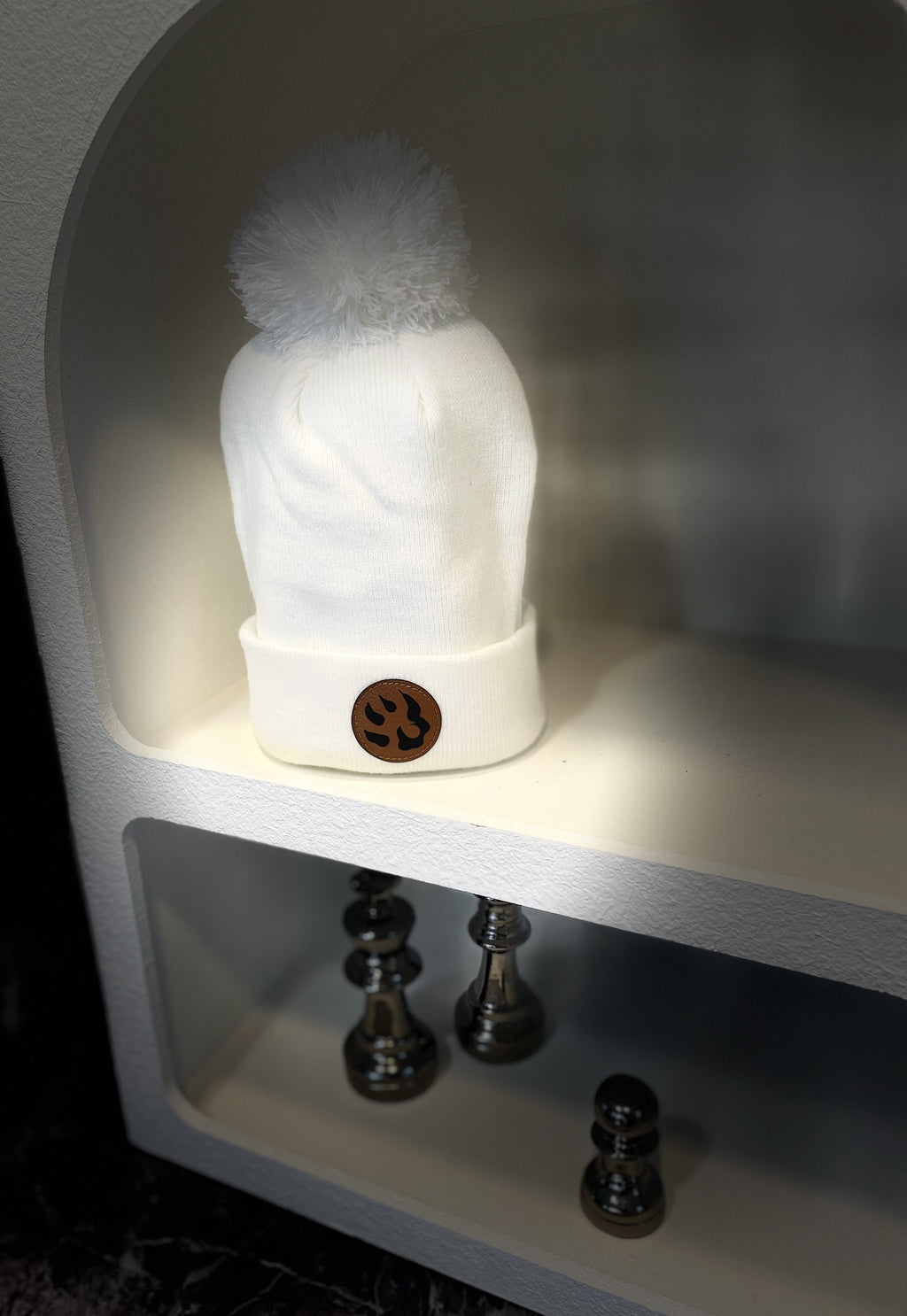 Bonnet à pompon patte de chien maille fine