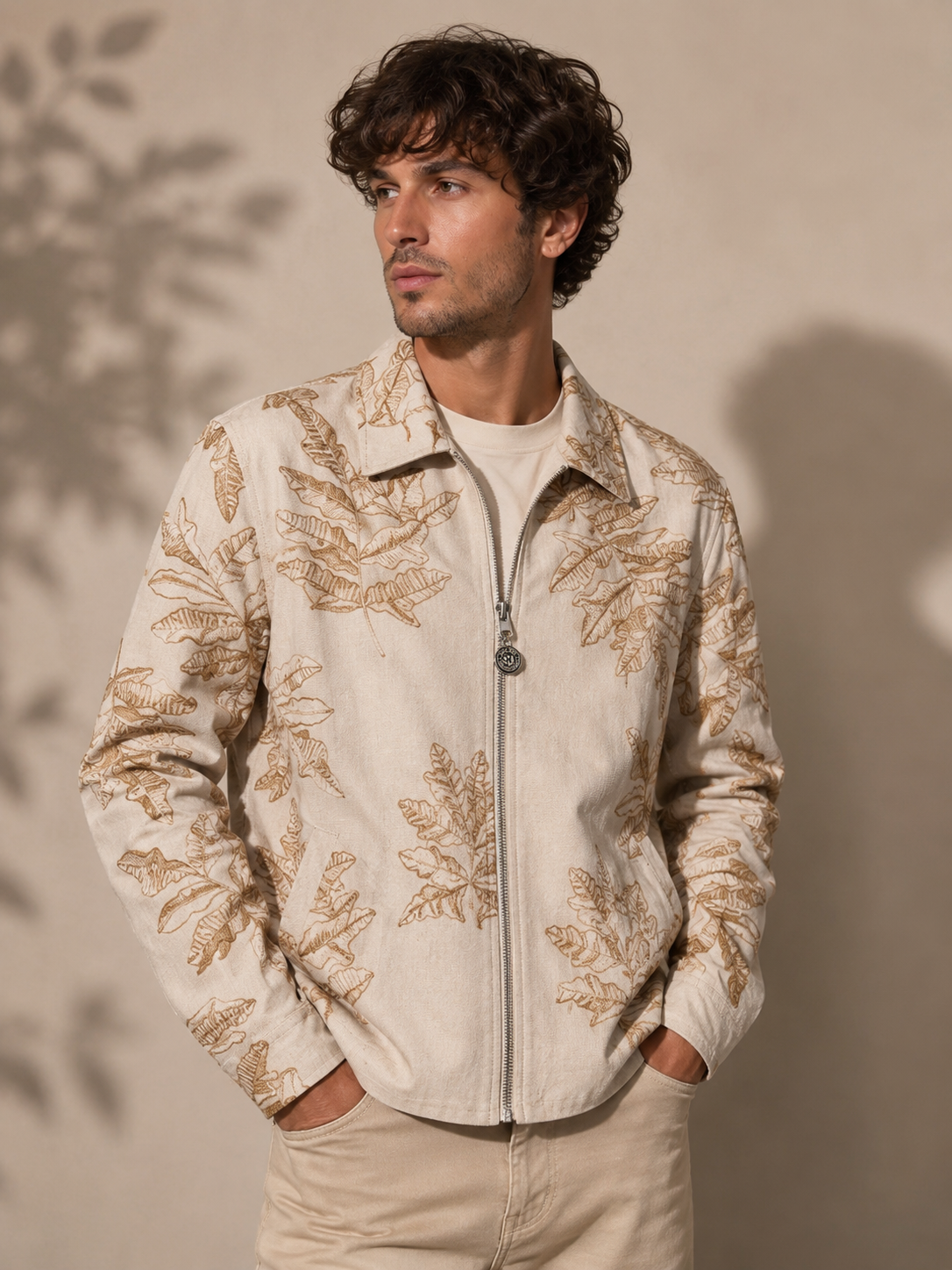 Veste brodée à motif automnal