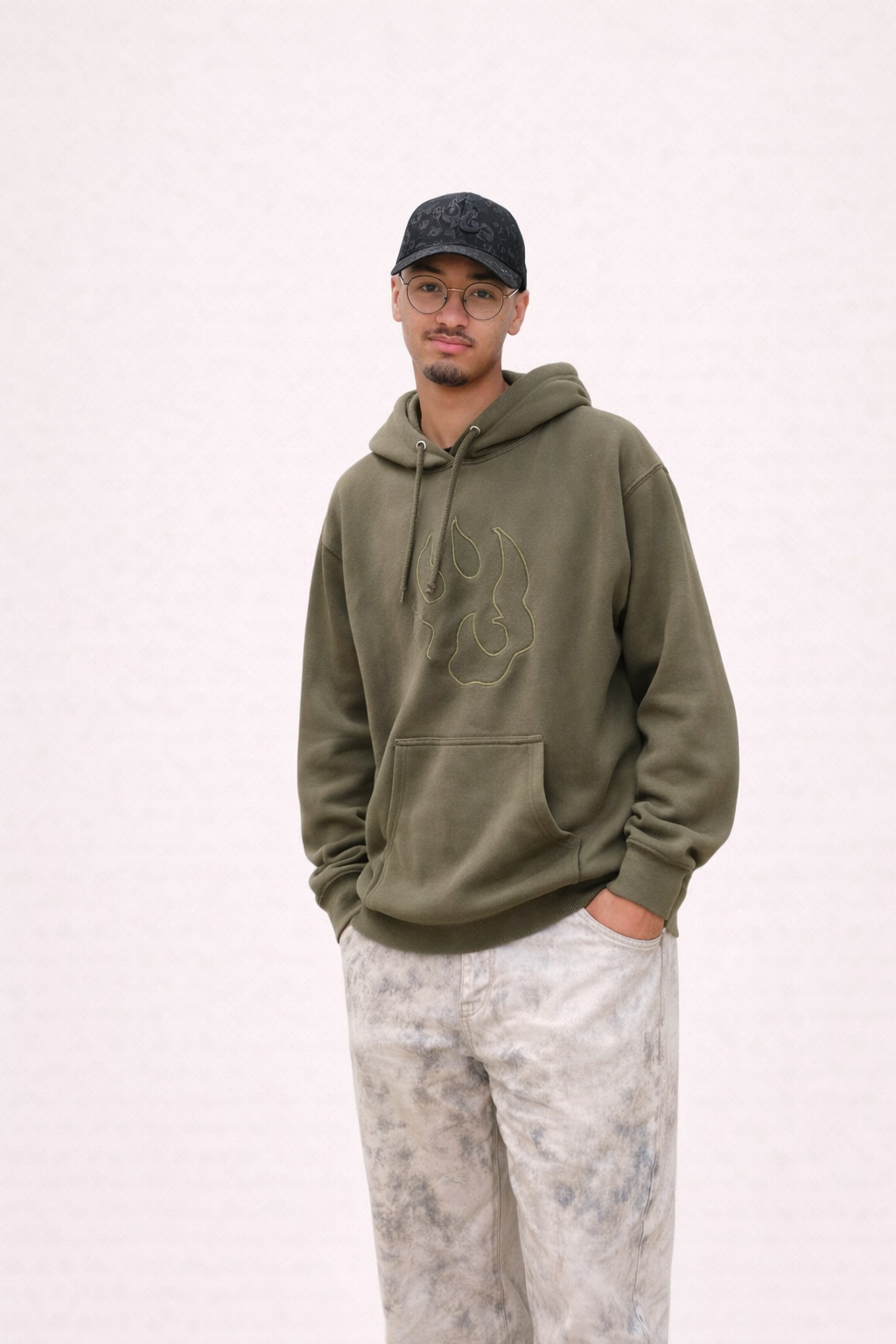 Sweat à capuche logo "grosse patte 🐾 poitrine »