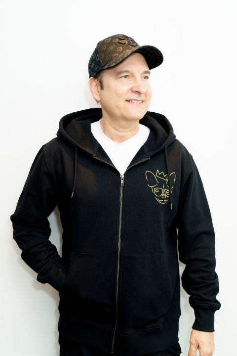 Une veste brodée à capuche zippée "Oh la la Chihuahua", un look qui bouge tout comme toi !