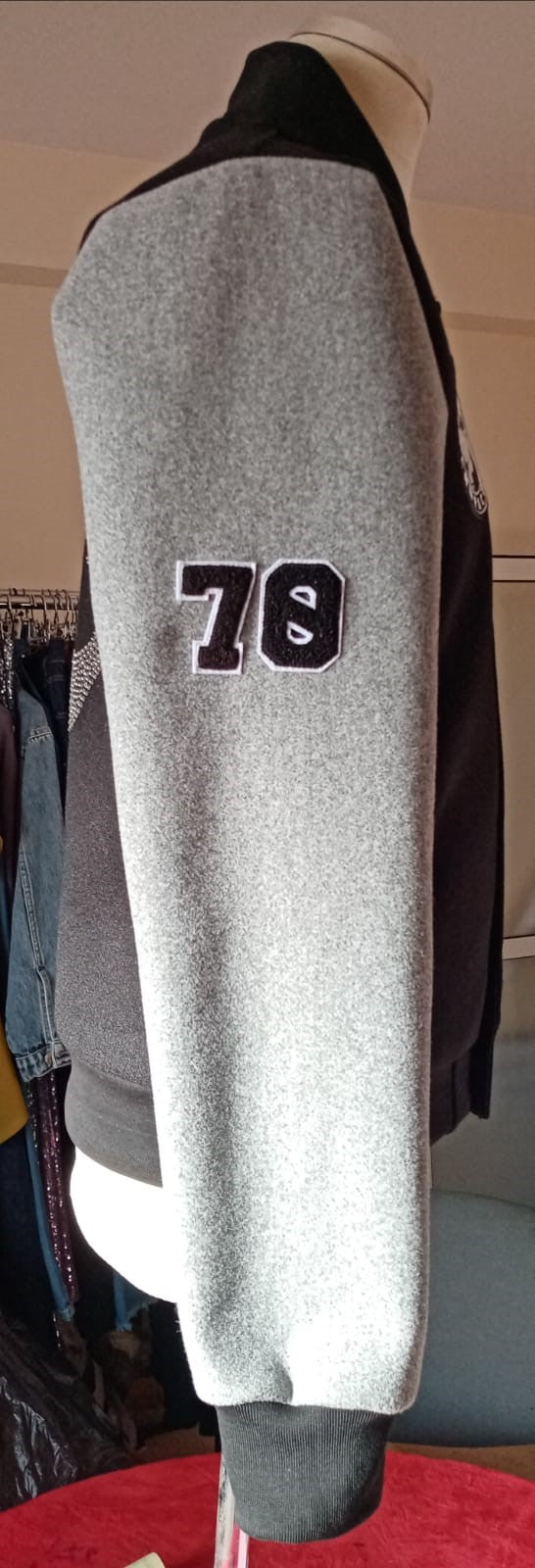 Teddy sportswear à strass – noir et gris  – Édition limitée