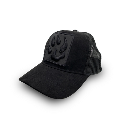 Vue 3/4 avant gauche casquette classic Black logo "patte de chien" par Malabar Manufacture